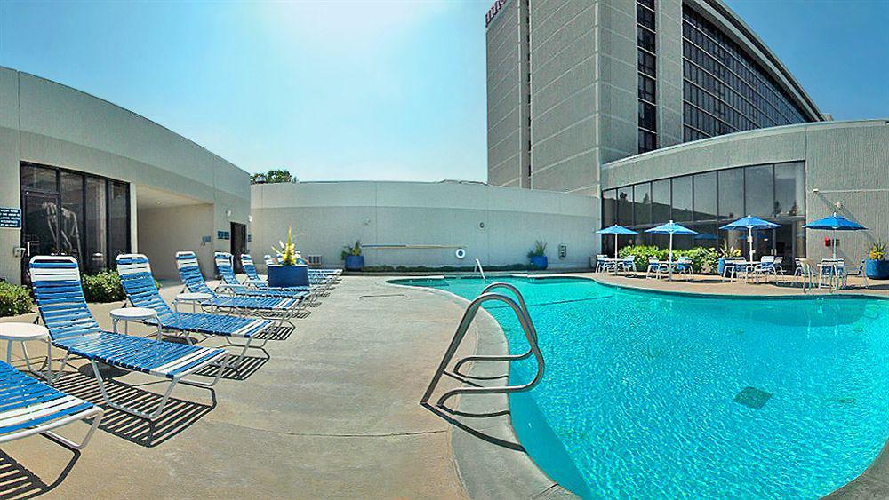 Hilton Sacramento Arden West Hotel Exterior foto