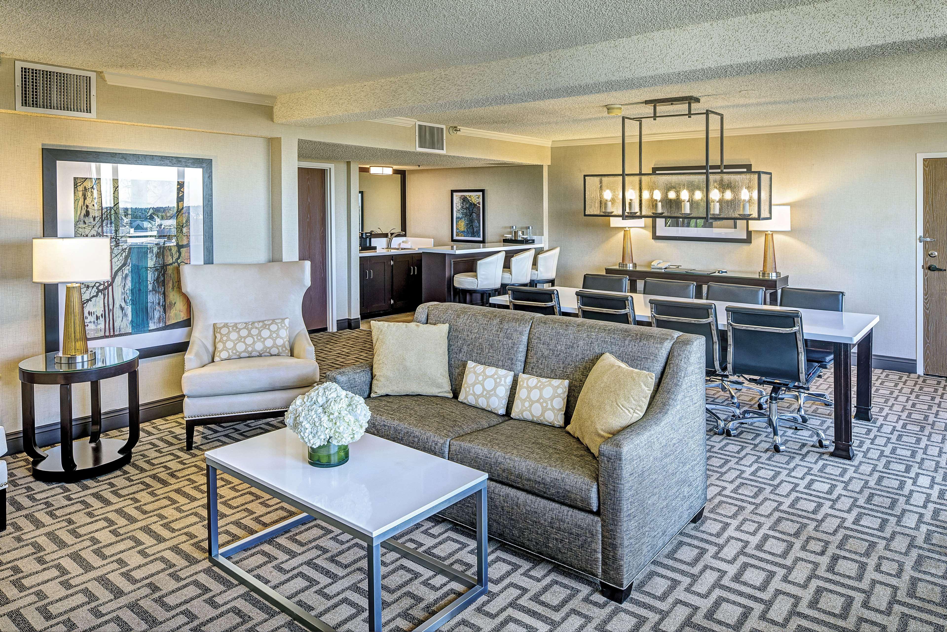 Hilton Sacramento Arden West Hotel Exterior foto