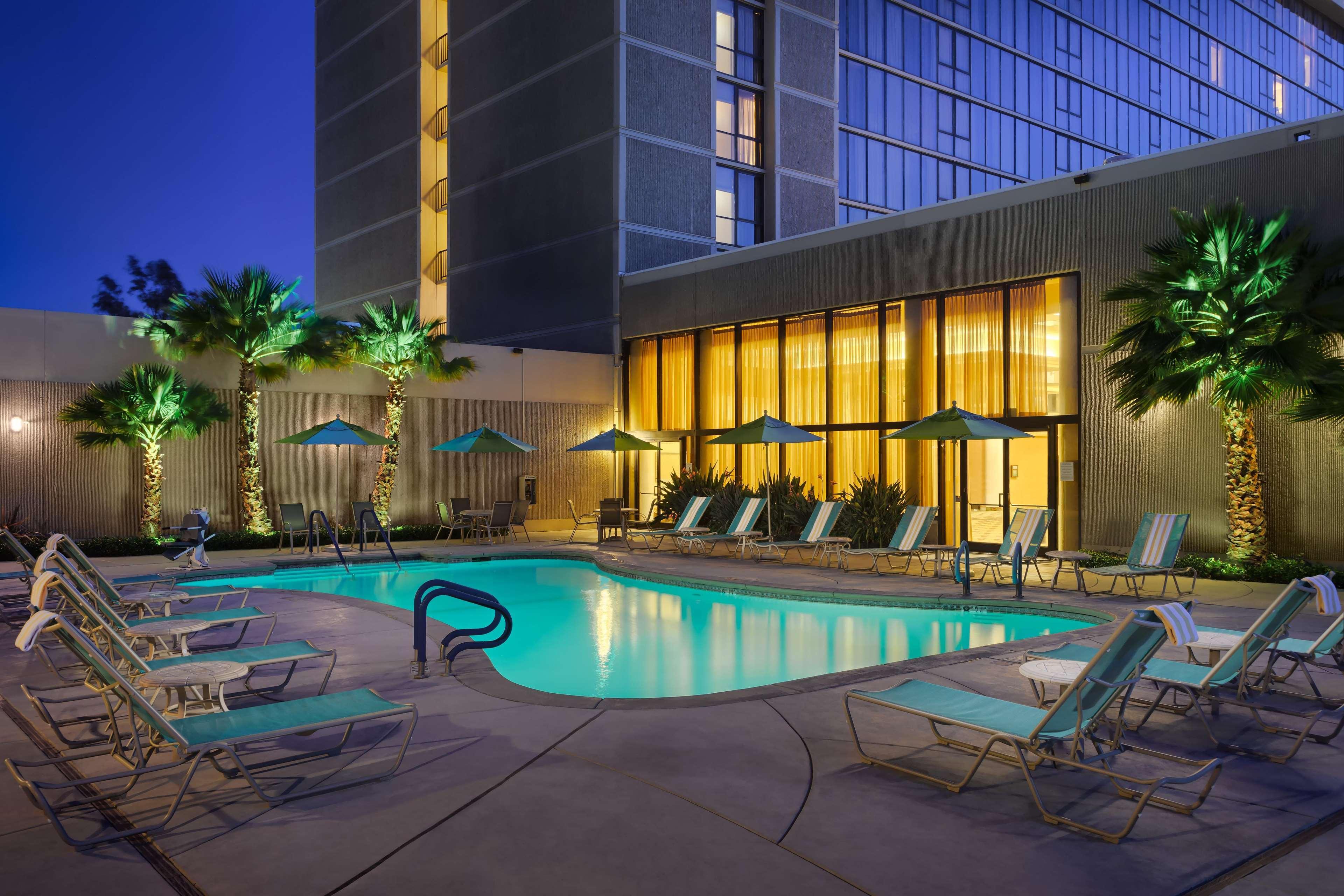 Hilton Sacramento Arden West Hotel Exterior foto