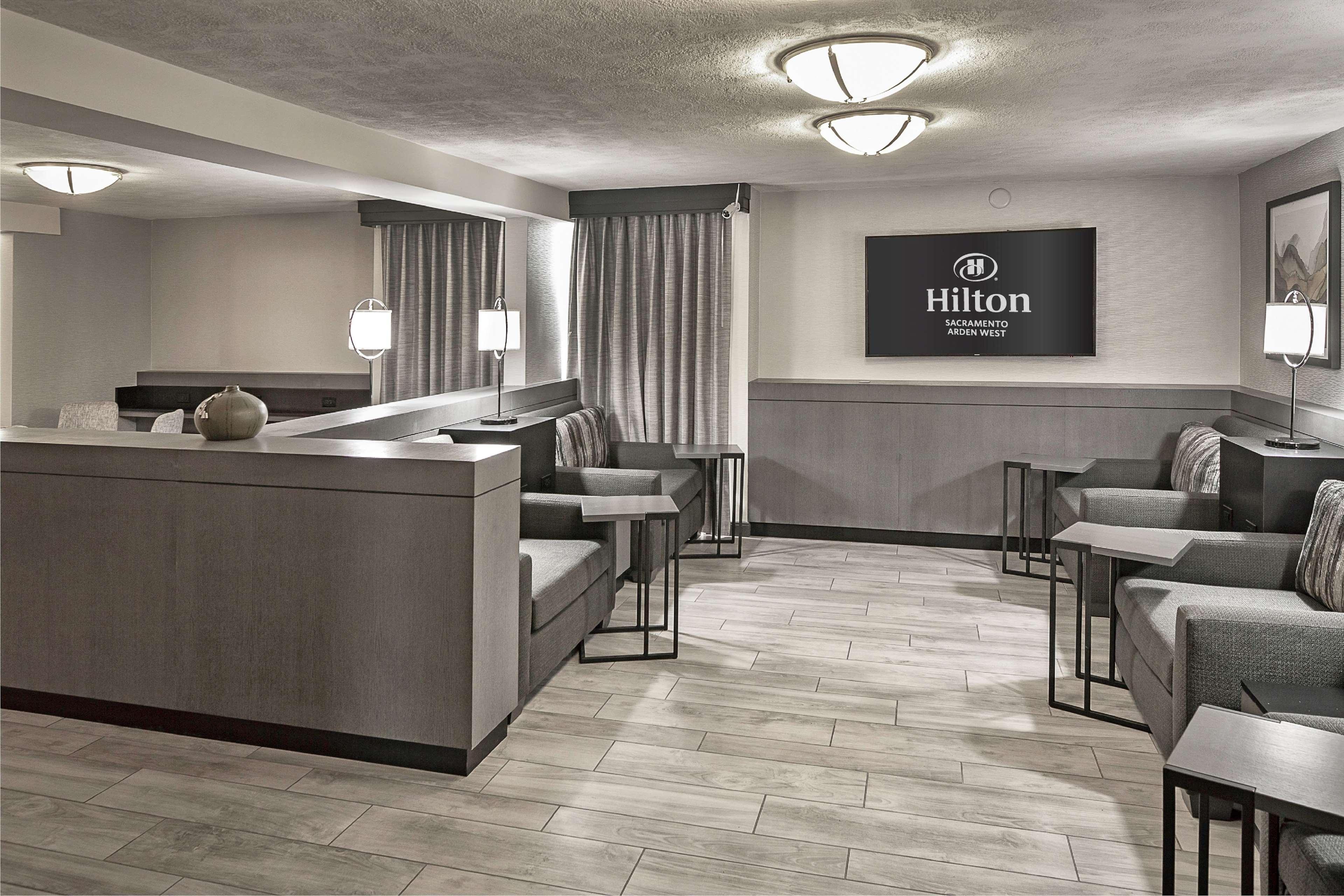 Hilton Sacramento Arden West Hotel Exterior foto