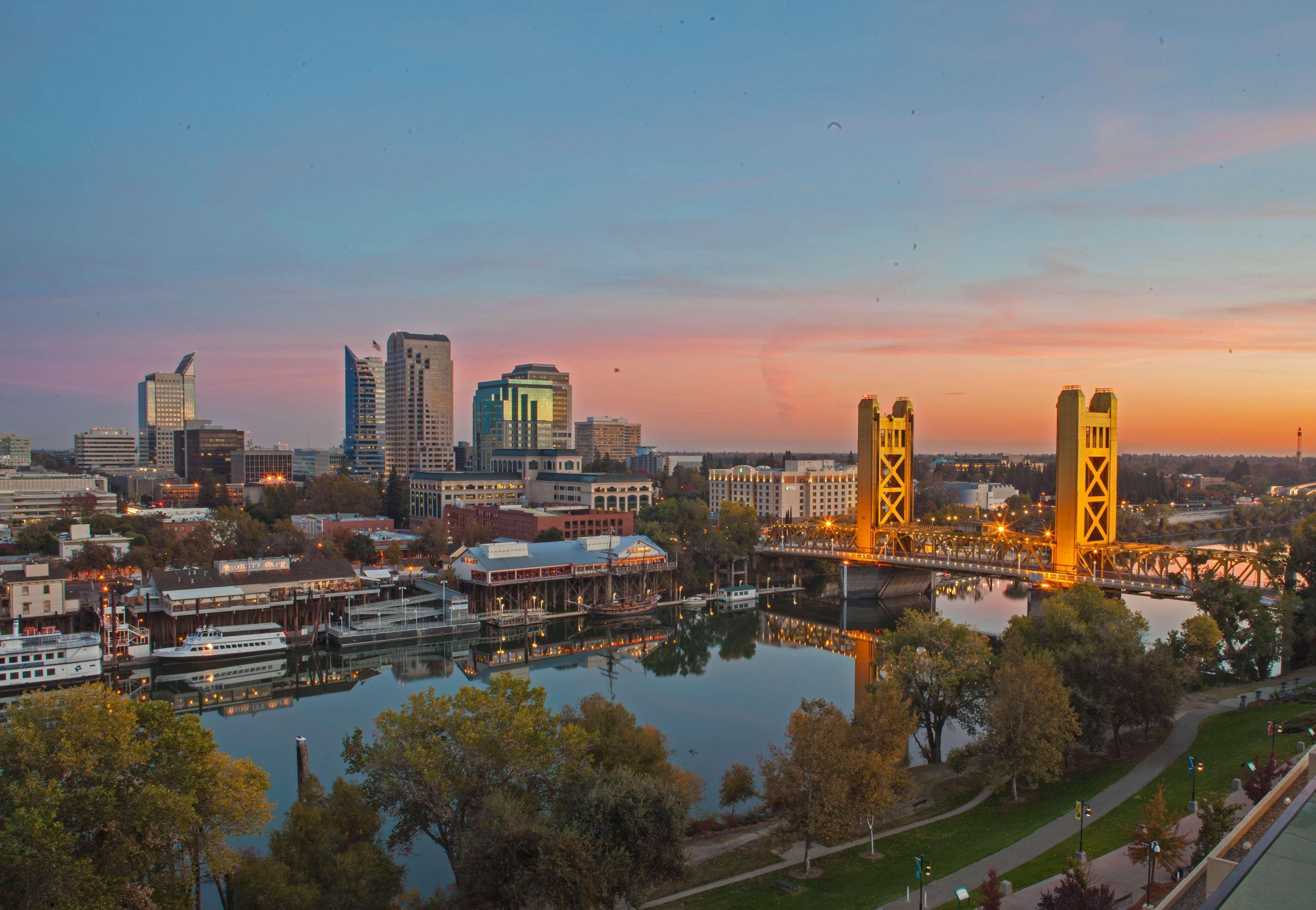 Hilton Sacramento Arden West Hotel Exterior foto