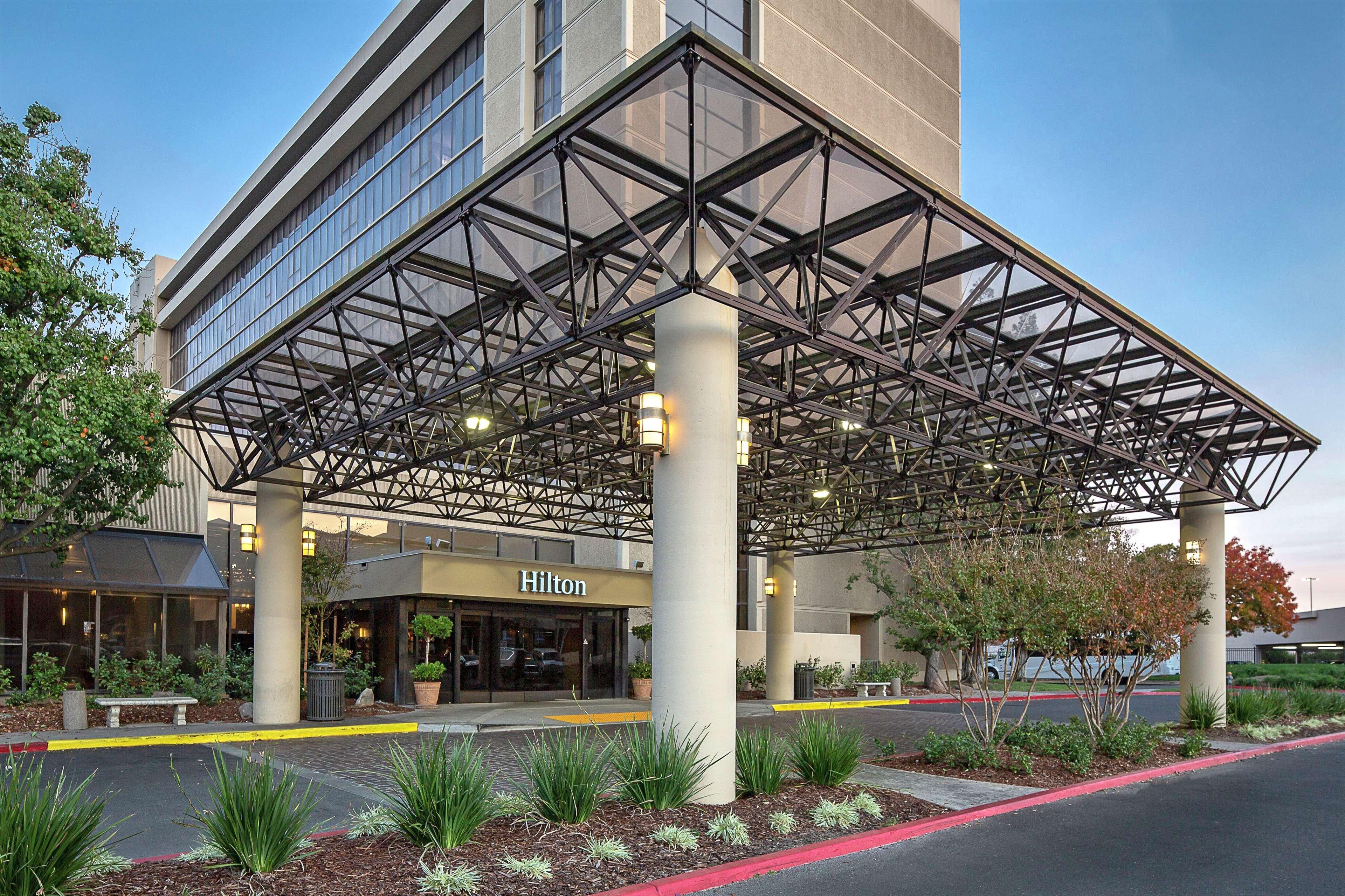 Hilton Sacramento Arden West Hotel Exterior foto