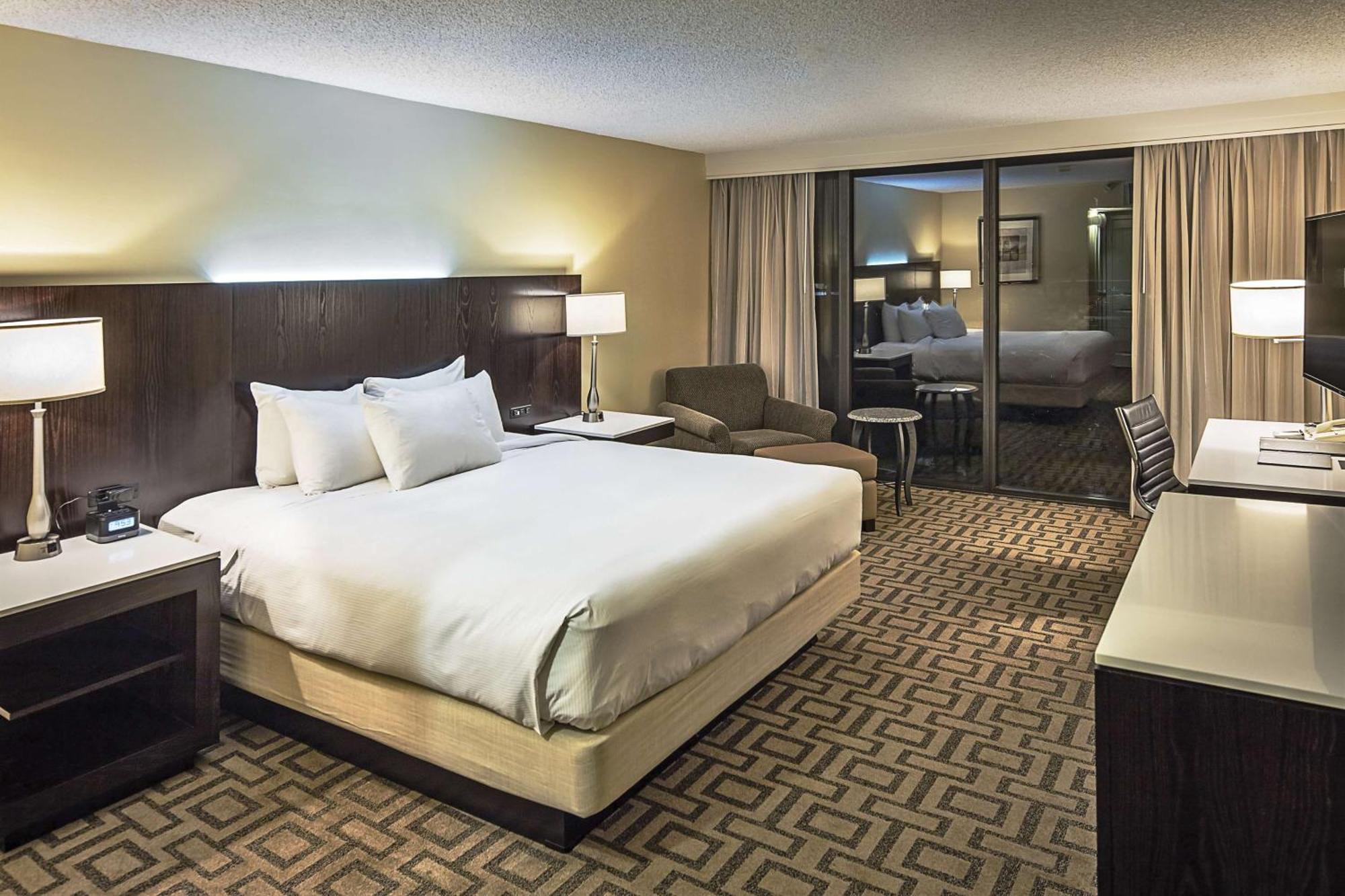 Hilton Sacramento Arden West Hotel Exterior foto